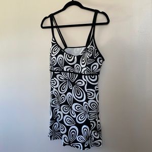 Tankini swim set. Black/White